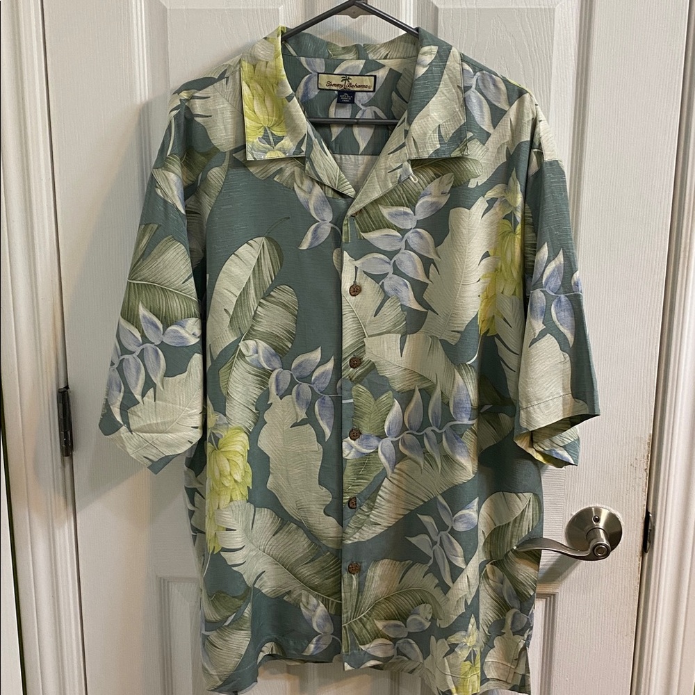 Tommy Bahama Green Tropical Print Short Sleeve Button-Down Shirt